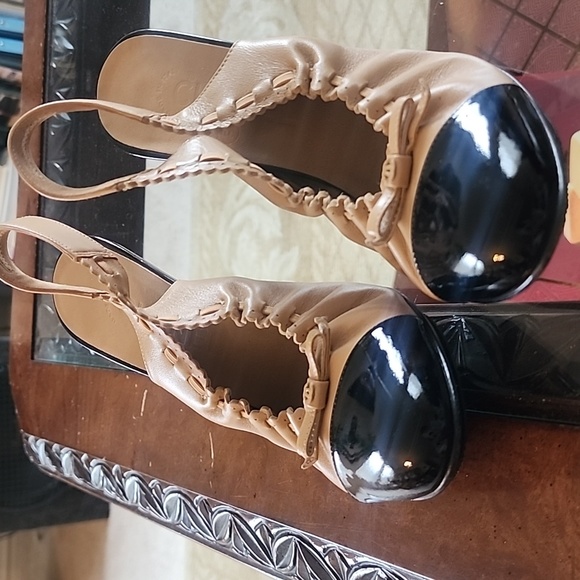 Chanel shoes - Picture 2 of 7